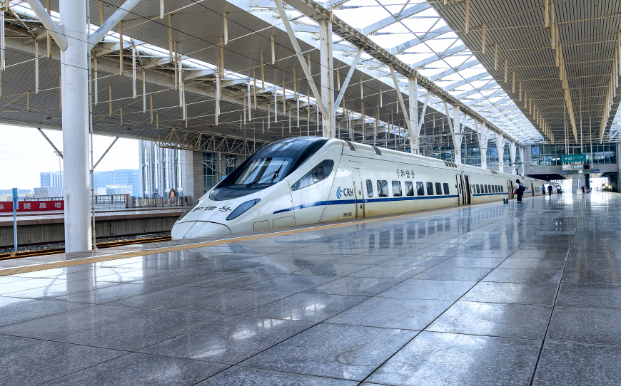 智能“工友”護(hù)航春運(yùn)