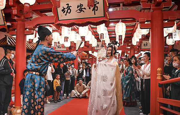 年輕客群崛起　數(shù)字賦能步行街變&ldquo;潮&rdquo;街