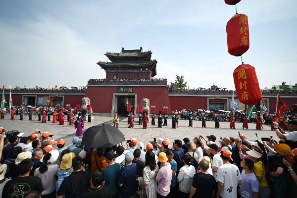 收客、服務(wù)&ldquo;兩張皮&rdquo;　旅游團層層分包躲監(jiān)管