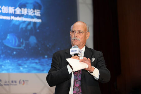 美國趨勢基金會主席、著名趨勢學(xué)家杰里米&bull;里夫金