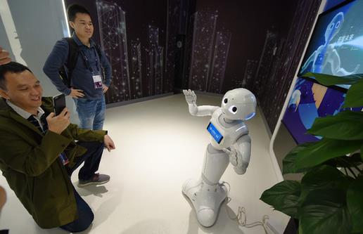 5G商用多領(lǐng)域&ldquo;踩點(diǎn)&rdquo;　萬(wàn)億級(jí)產(chǎn)業(yè)群顯山露水